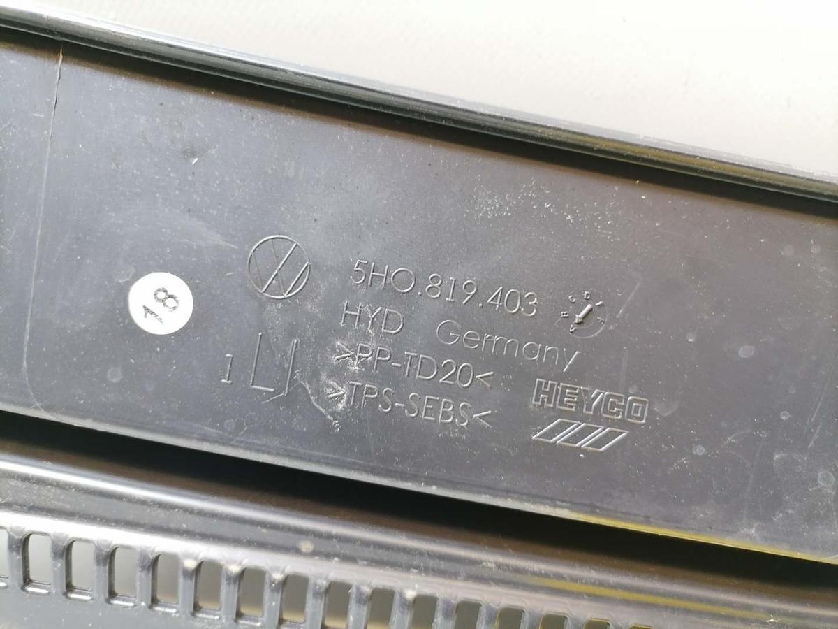 VW Golf 8 original Windlauf Abdeckung Wasserkasten vorn links Bj.2024